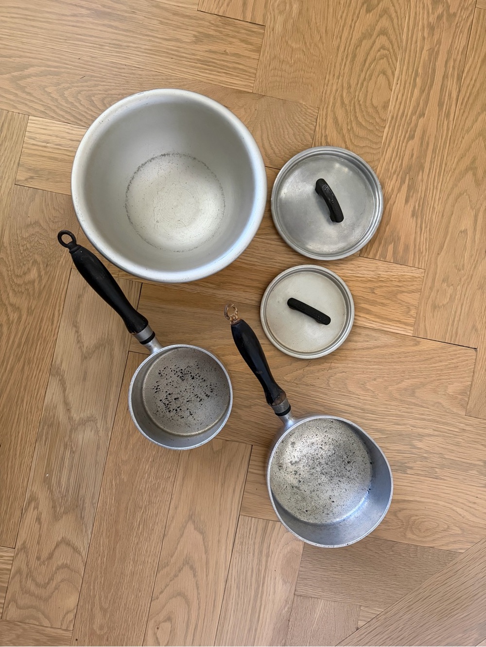 5 pieces of Wear Ever Vintage Aluminum Cookware